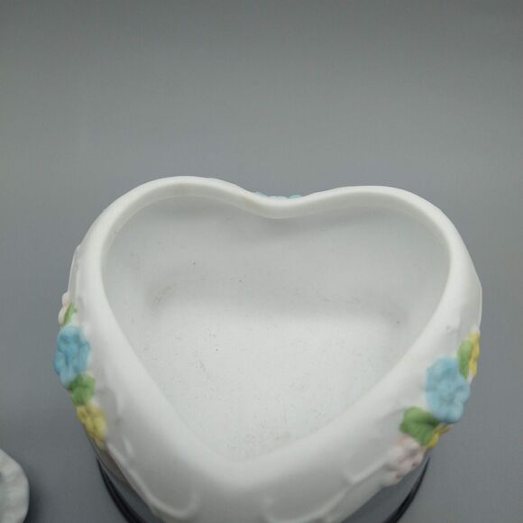 Vintage Ceramic Heart Shaped Trinket Box, Hummingbird & Flowers Matte Finish - Picture 5 of 7